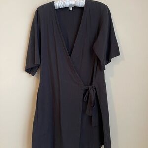 Eileen Fisher Black Wrap Robe with V-Neck and Short Sleeves